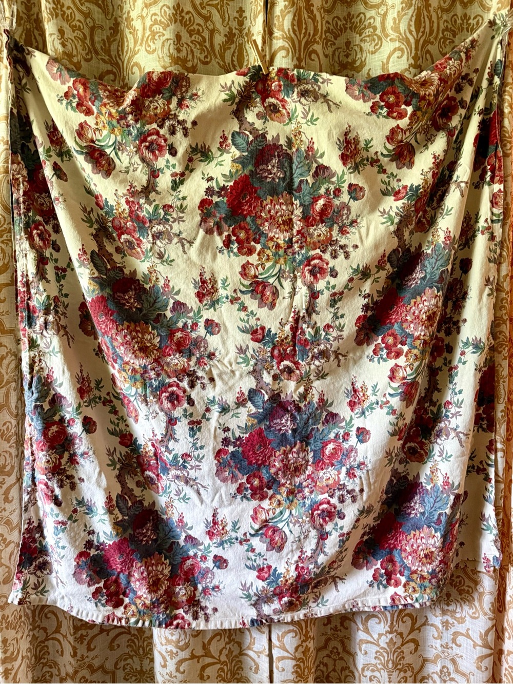 Le Telerie Toscane Floral Tablecloth  Made in Italy aprox 103''x 53''